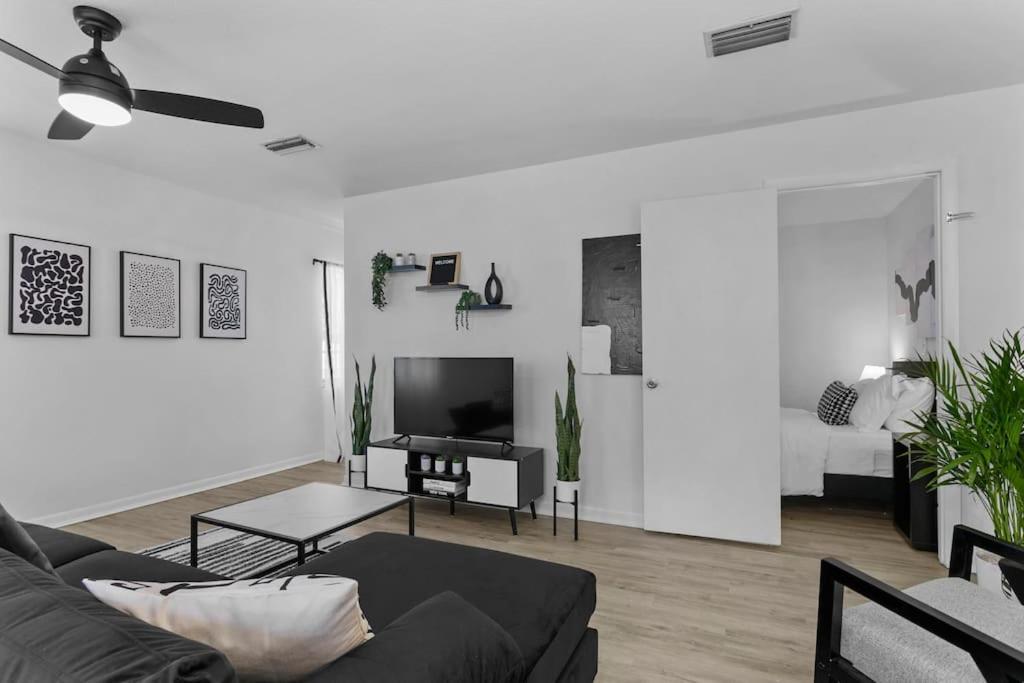 Hébergement de vacances Zebra House - Close 2 Tampabay Has To Offer *