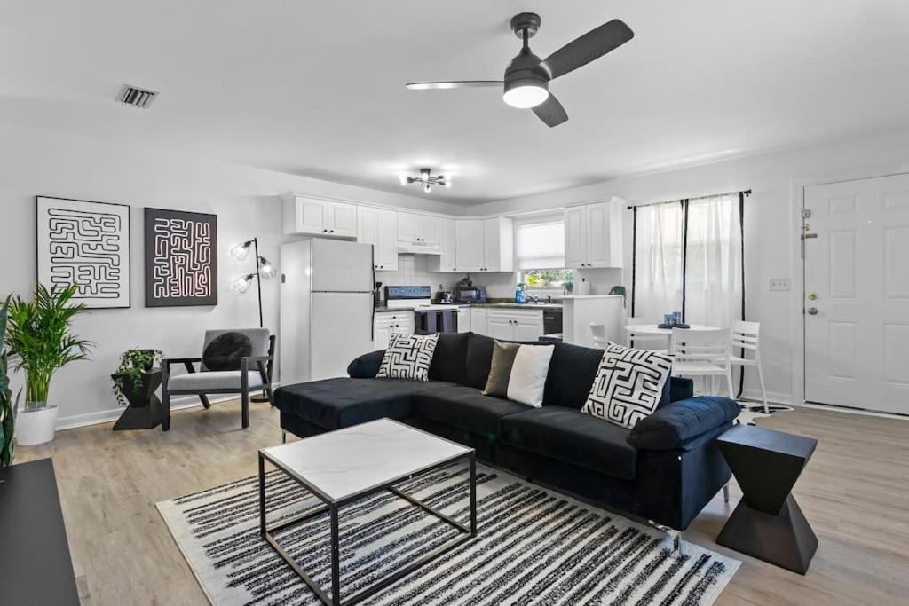 Zebra House - Close 2 Tampabay Has To Offer * Tampa